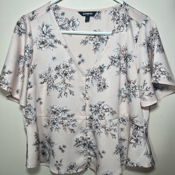 Express Tops - Express Floral Light Pink Button Up Top size Medium women’s
